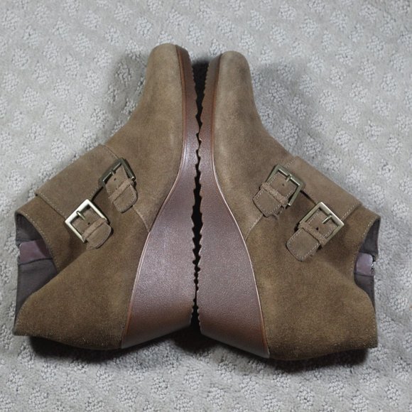 Munro "Drew" Size 9 Brown Suede 2" Wedge Ankle Booties - Picture 4 of 6